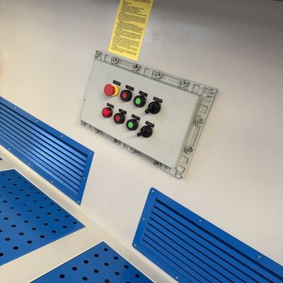 溶接と磨き粉塵の収集のためのパルスジェットフィルターを持つ工業下流テーブル